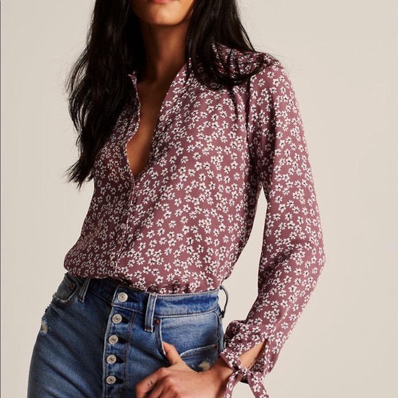 Abercrombie & Fitch Tops - Abercrombie & Fitch Tie-Sleeve Button Up Shirt